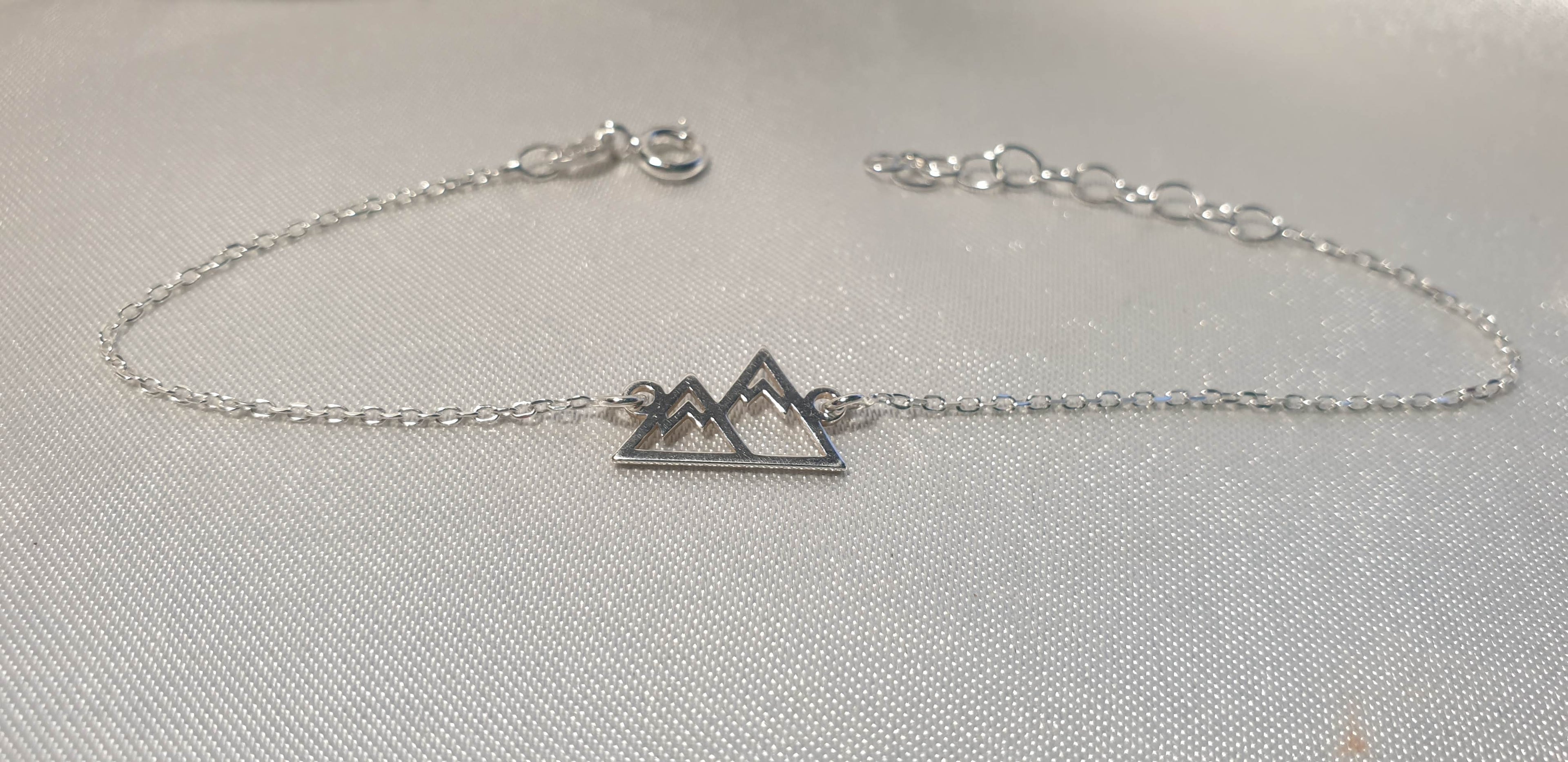 Bracelet Mountain Peaks Minimalist, Sterling Silver Travel Inspired Jewelry, Hiking Climbing Adventure Link Charm Bracelet