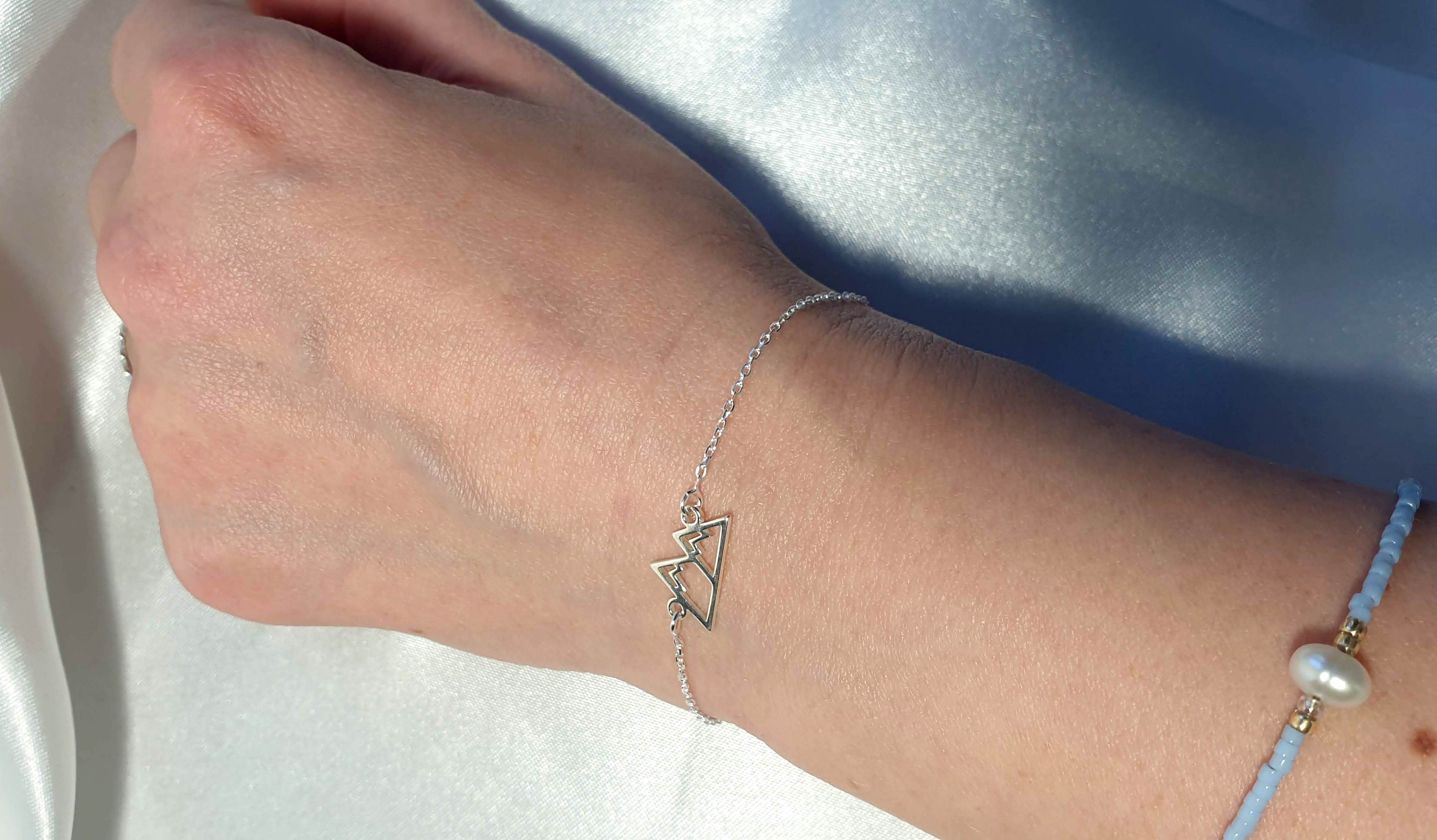 Bracelet Mountain Peaks Minimalist, Sterling Silver Travel Inspired Jewelry, Hiking Climbing Adventure Link Charm Bracelet