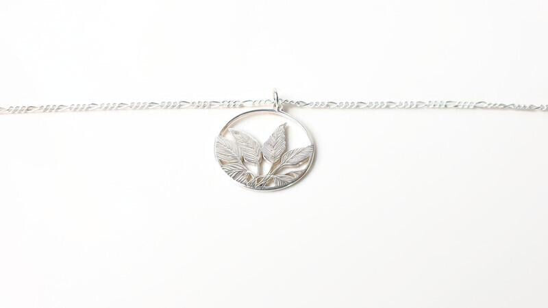 Silver Circle Necklace – Engraved Leaf Pendant With Figaro Chain, Nature Inspired Jewelry