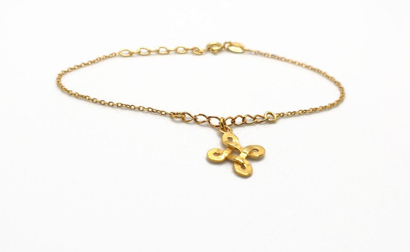 Celtic Knot Necklace: Gold-Plated Silver Trinity Pendant