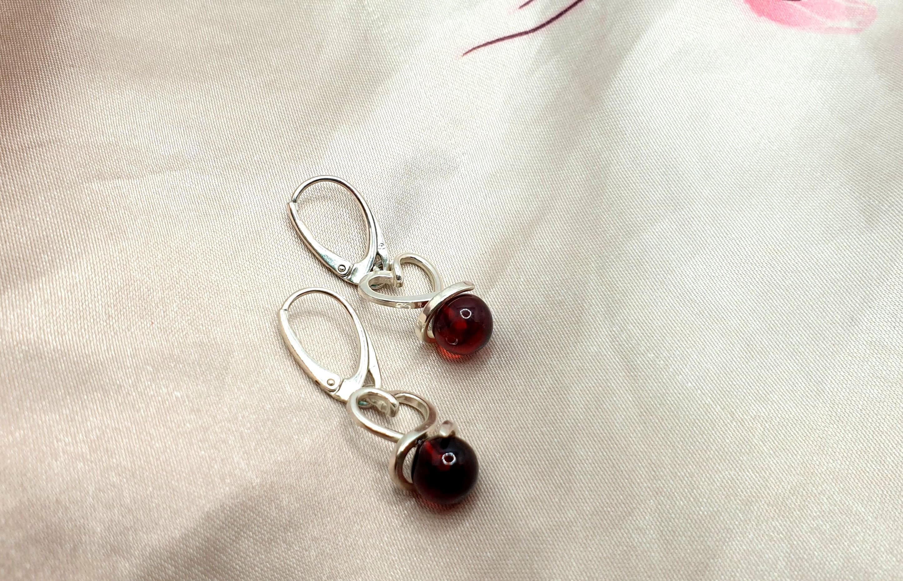 Baltic Amber Earrings – Sterling Silver Amber Heart Dangle with Cognac Drops