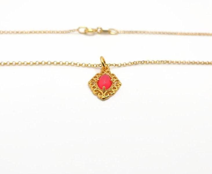 Pink Agate Necklace – Gold Plated Chain With Romantic Gemstone Pendant