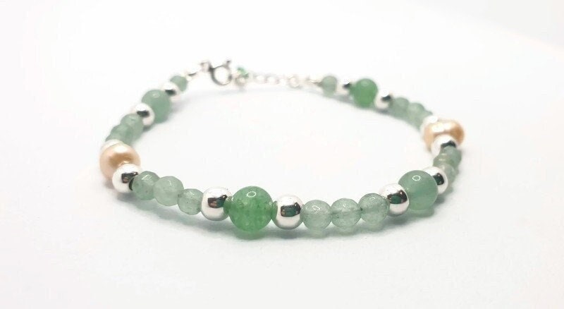 Calming Bracelet – Green Aventurine & Pearls | Adjustable Beaded Jewelry