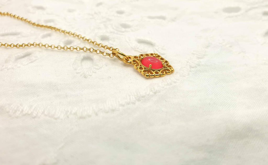Pink Agate Necklace – Gold Plated Chain With Romantic Gemstone Pendant