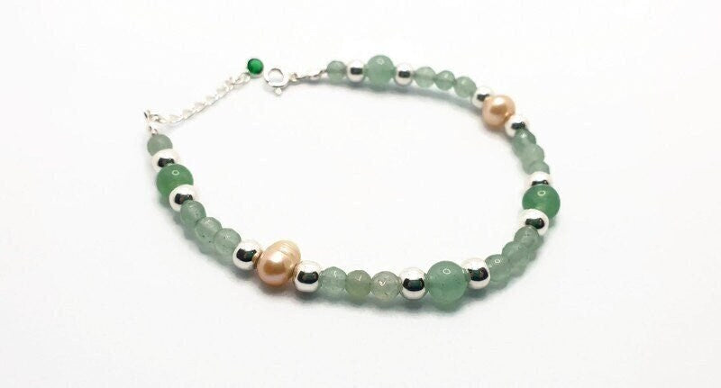 Calming Bracelet – Green Aventurine & Pearls | Adjustable Beaded Jewelry