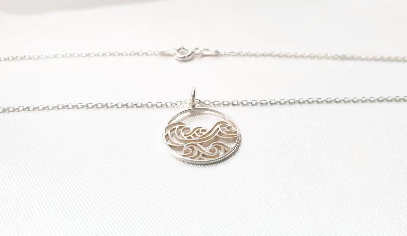 Collar de Onda de Plata de Ley - Colgante de Océano Grabado | Joyería Náutica