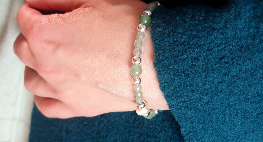 Calming Bracelet – Green Aventurine & Pearls | Adjustable Beaded Jewelry