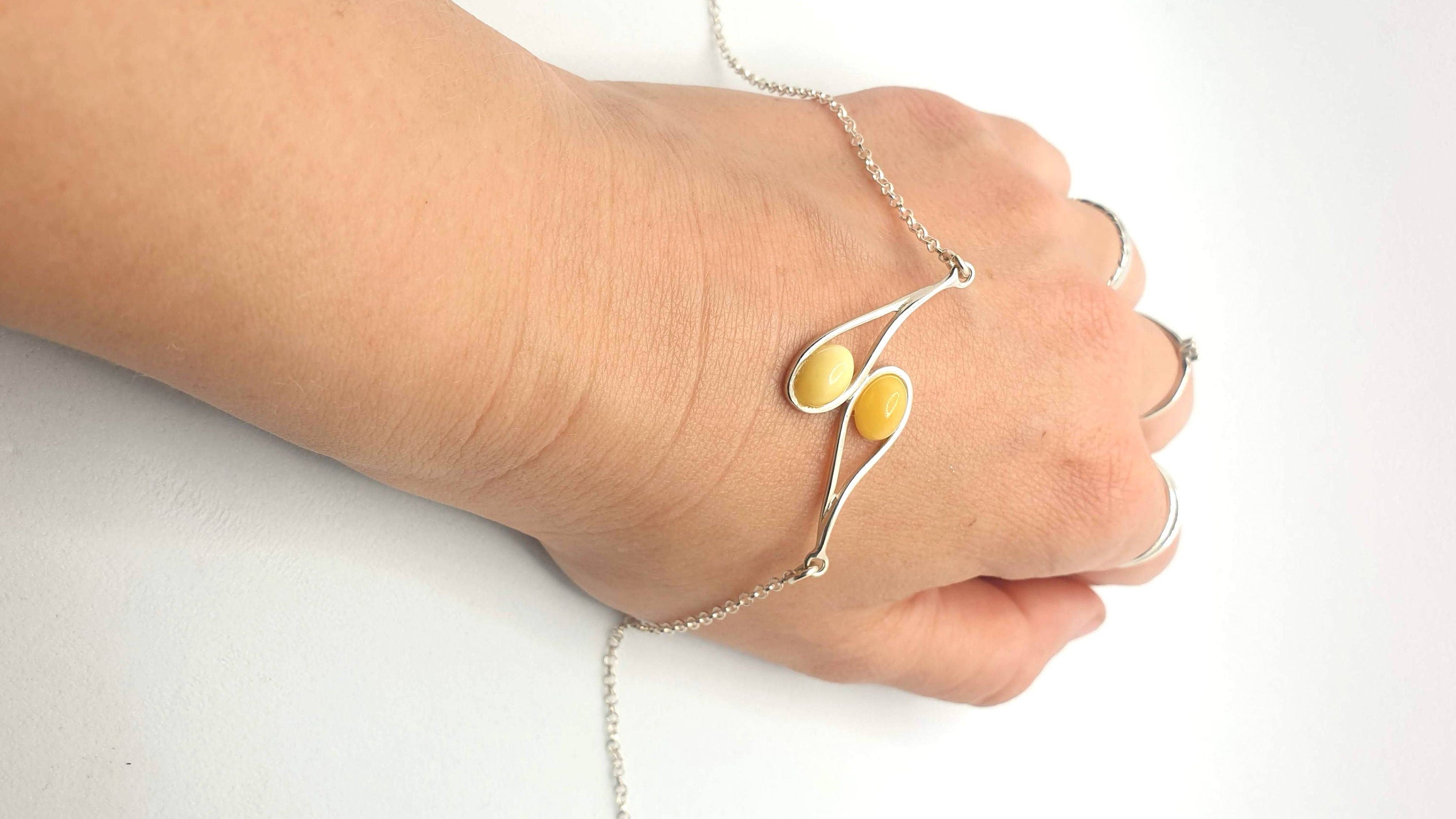 Baltic Amber Necklace – Sterling Silver, Oval Cut Pendant, Honey & Milky Yolk